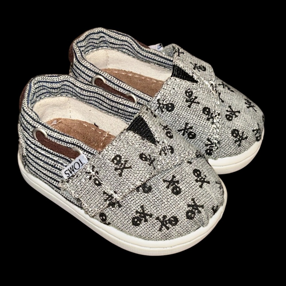 Tiny Toms Shoes Skulls Infant 2